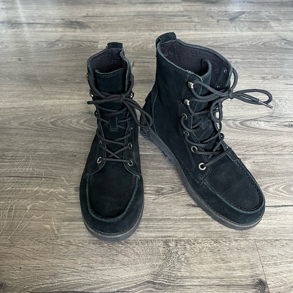 Koolaburra Men's Black Suede Lace-Up Moc Toe Boots